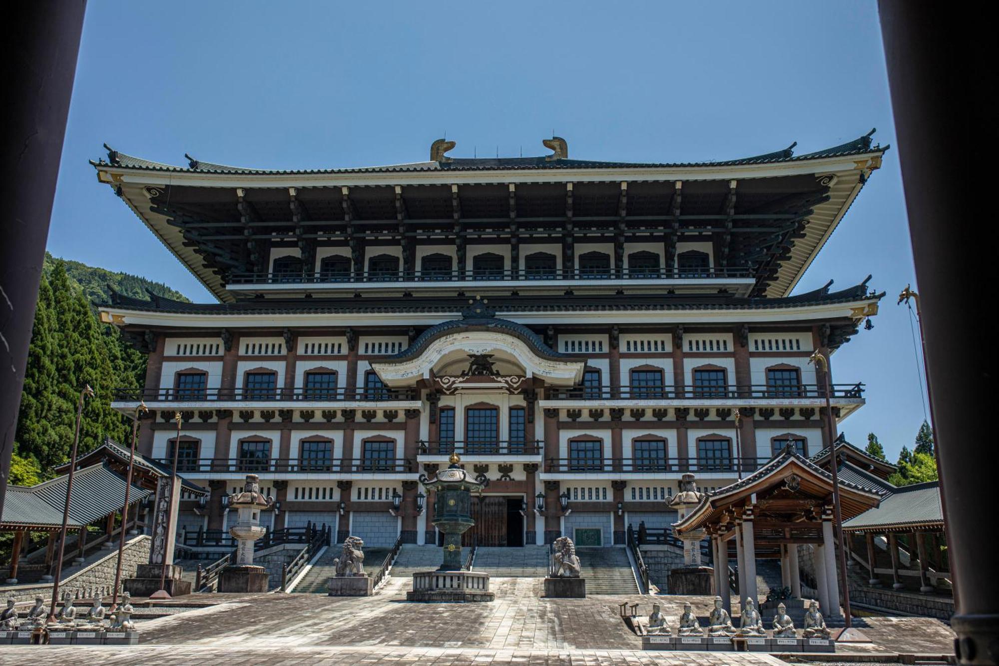 Katsuyama New Hotel Екстериор снимка